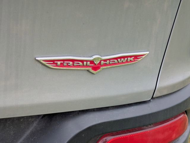 Used 2014 Jeep Cherokee Trailhawk w/ Comfort/Convenience Group AWD/4WD image 7