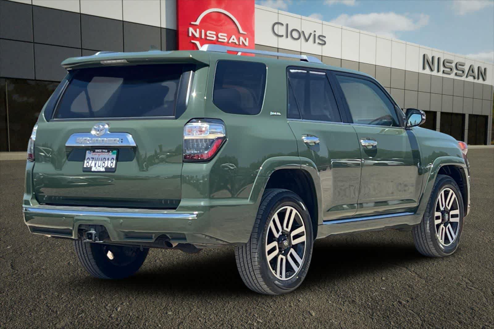 Used 2022 Toyota 4Runner Limited AWD/4WD image 3