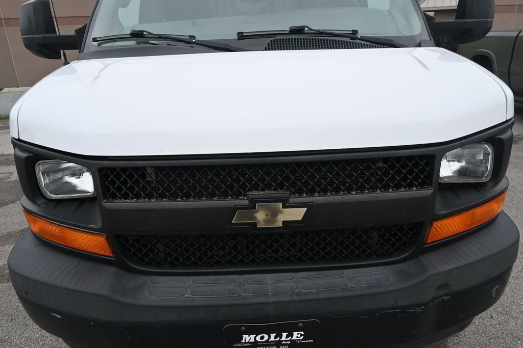 Used 2017 Chevrolet Express 3500 RWD image 24
