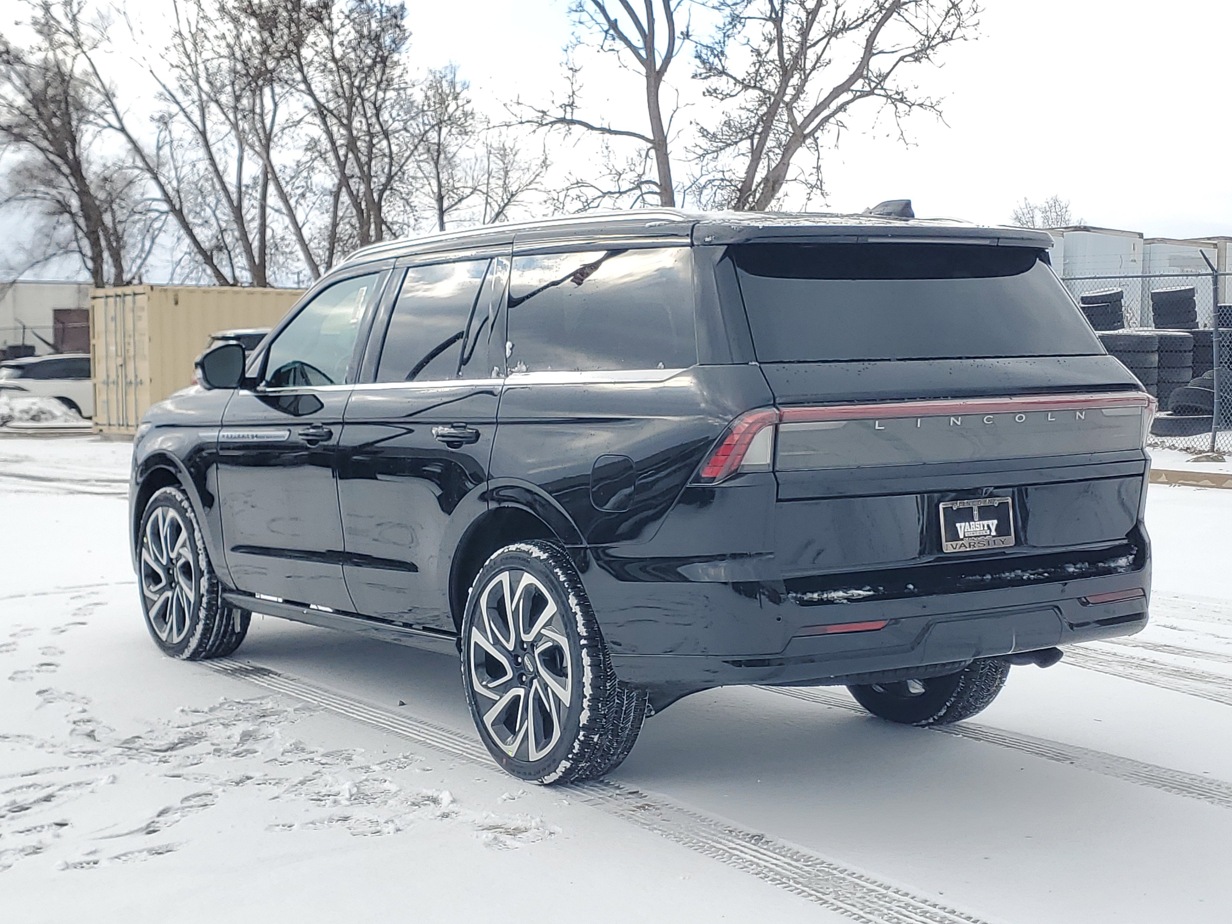 New 2026 Lincoln Navigator Reserve image 3