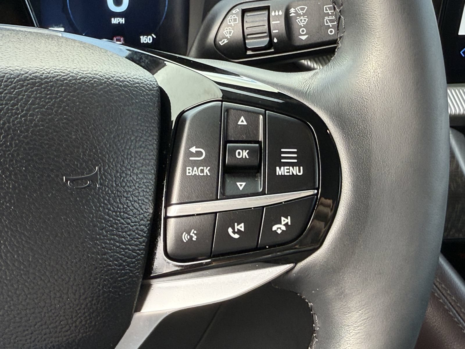 Certified 2025 Ford Explorer Platinum RWD image 32