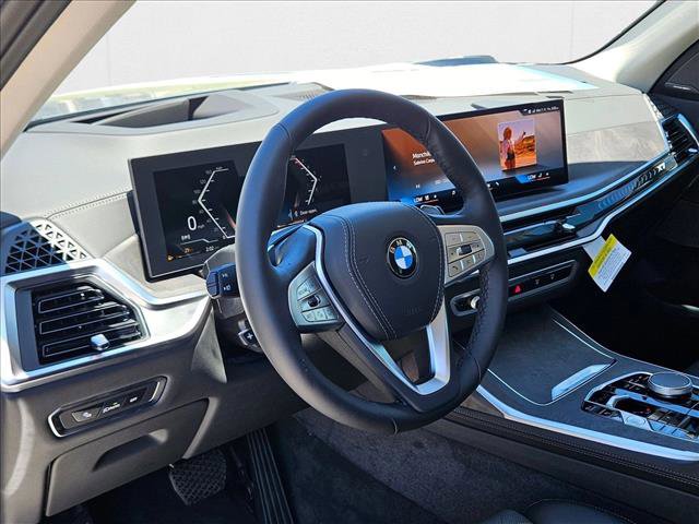 Used 2026 BMW X7 xDrive40i w/ Premium Package image 3