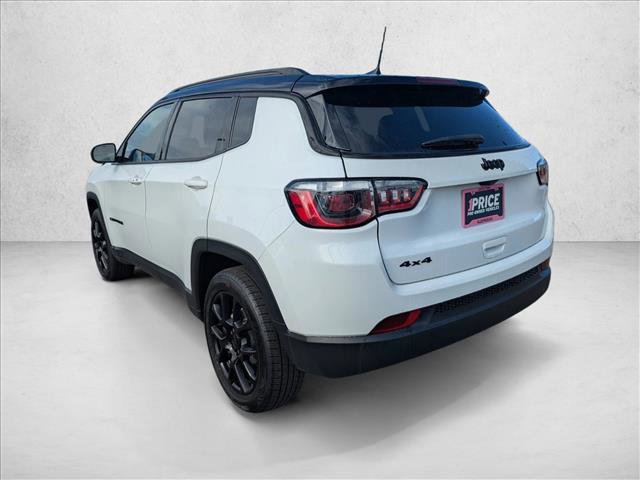Used 2023 Jeep Compass Latitude w/ Sun and Sound Group AWD/4WD image 8