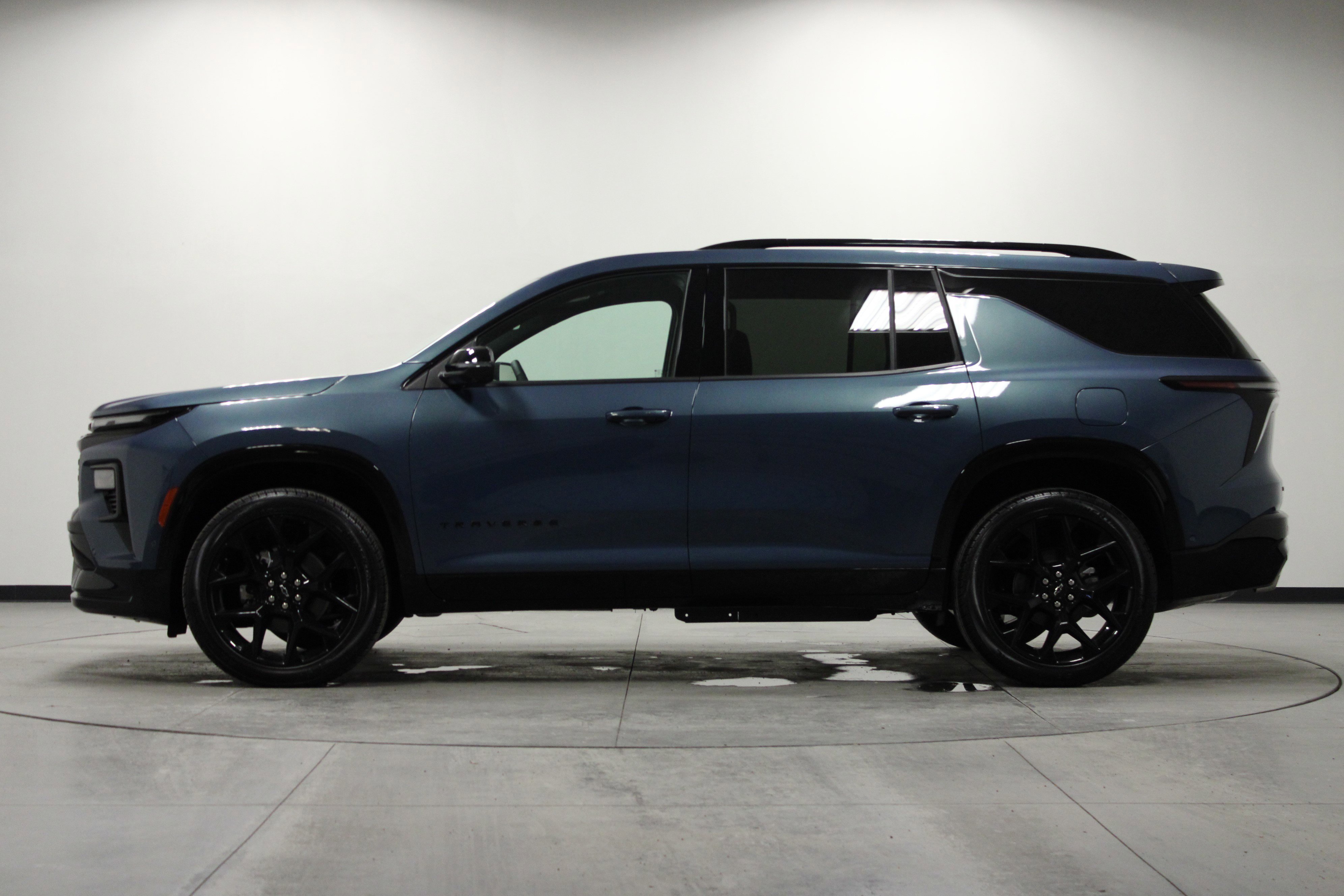 Used 2025 Chevrolet Traverse RS w/ LPO, Floor Liner Package image 7