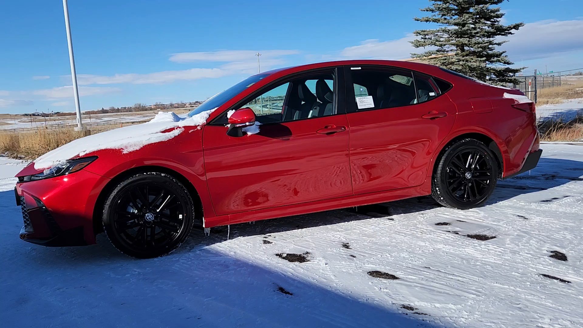 Used 2025 Toyota Camry SE image 2