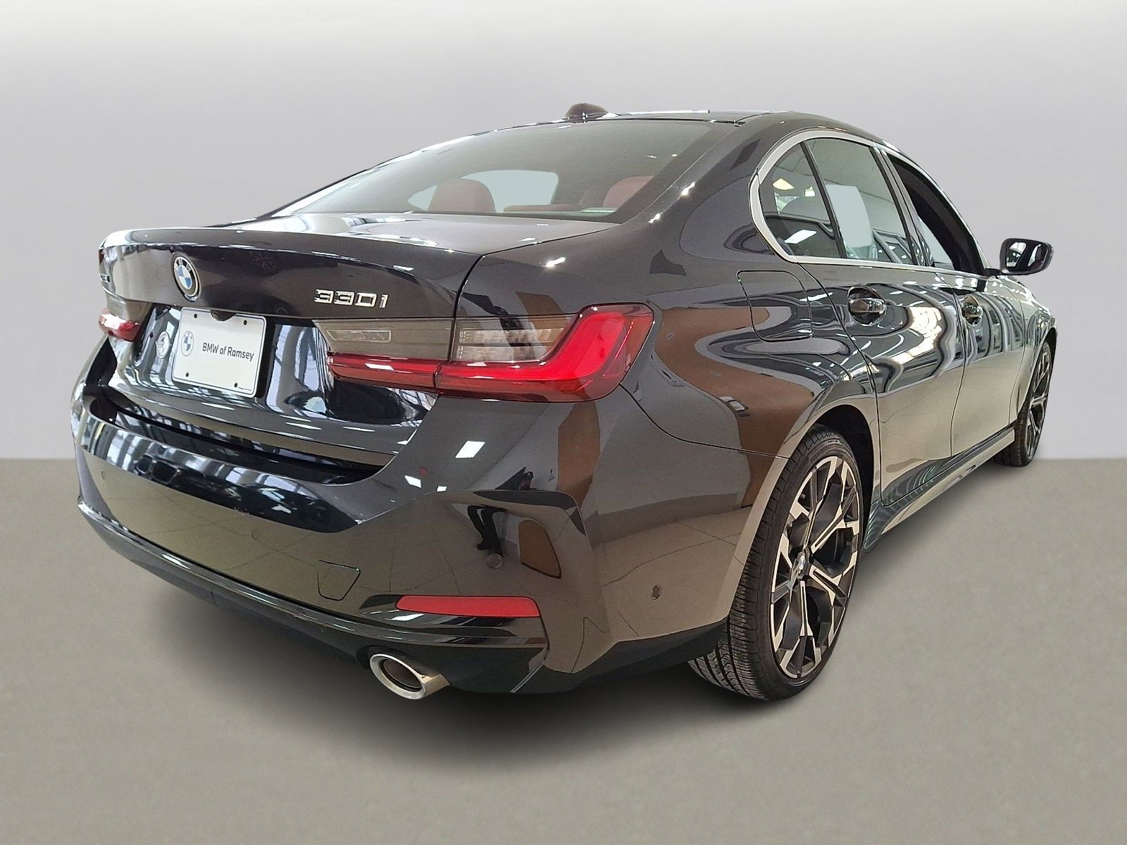 Used 2025 BMW 330i xDrive 330i xDrive w/ M Sport Package image 4