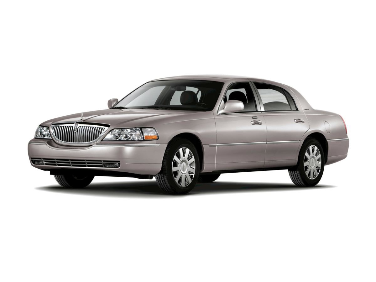 Used 2010 Lincoln Town Car Signature Limited