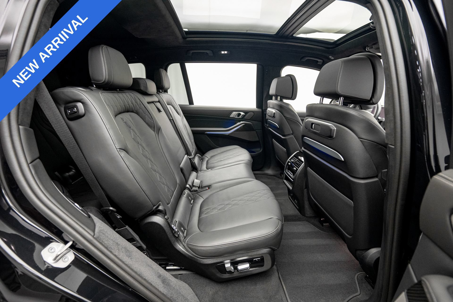 Used 2025 BMW X7 M60i w/ Executive Package AWD/4WD image 18