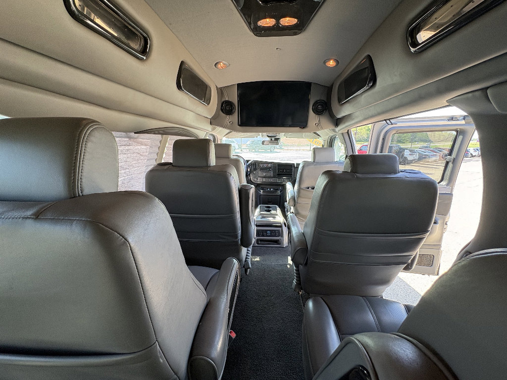 Used 2019 Chevrolet Express 2500 Extended w/ Enhanced Convenience Package RWD image 21