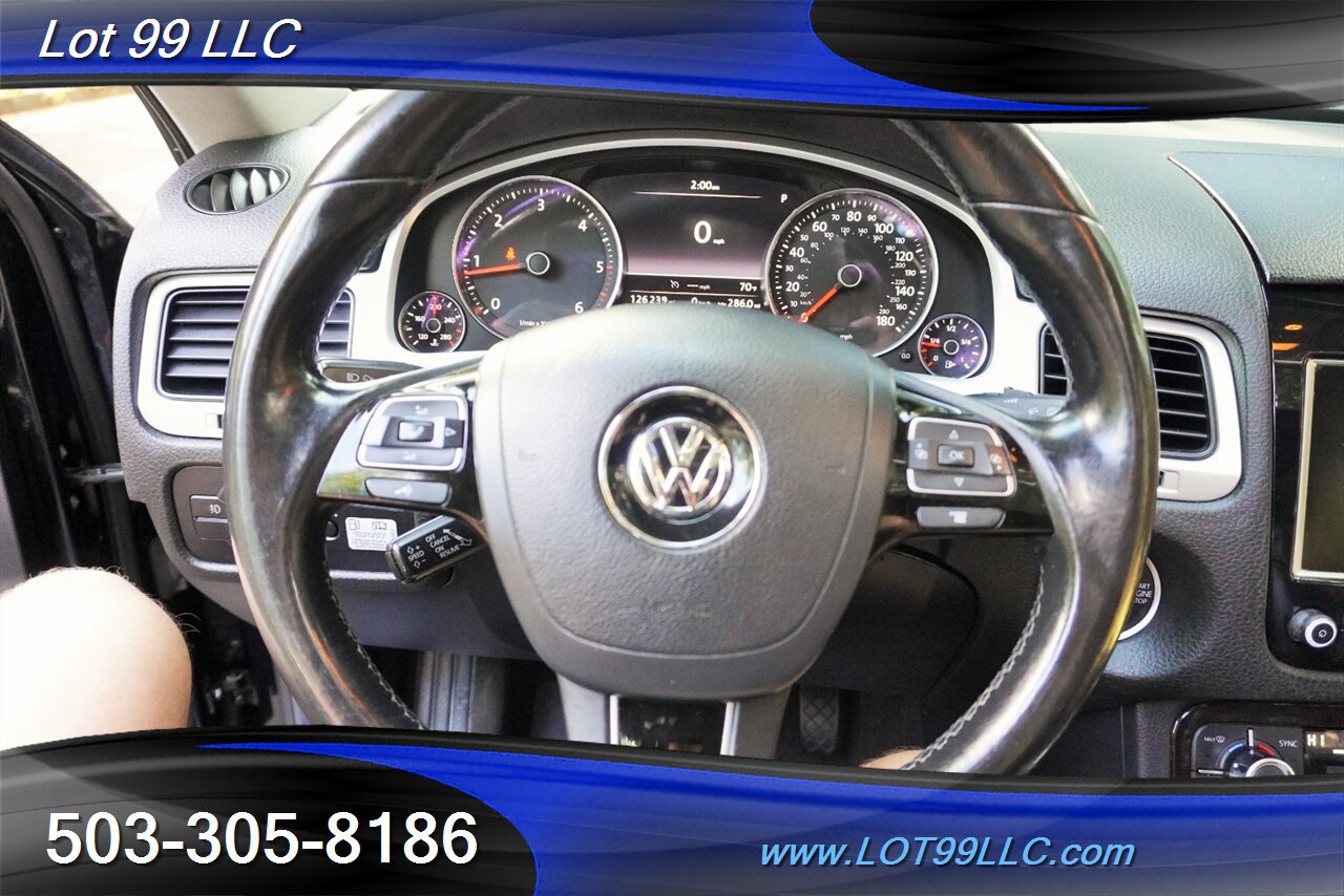 Used 2013 Volkswagen Touareg Executive AWD/4WD image 26