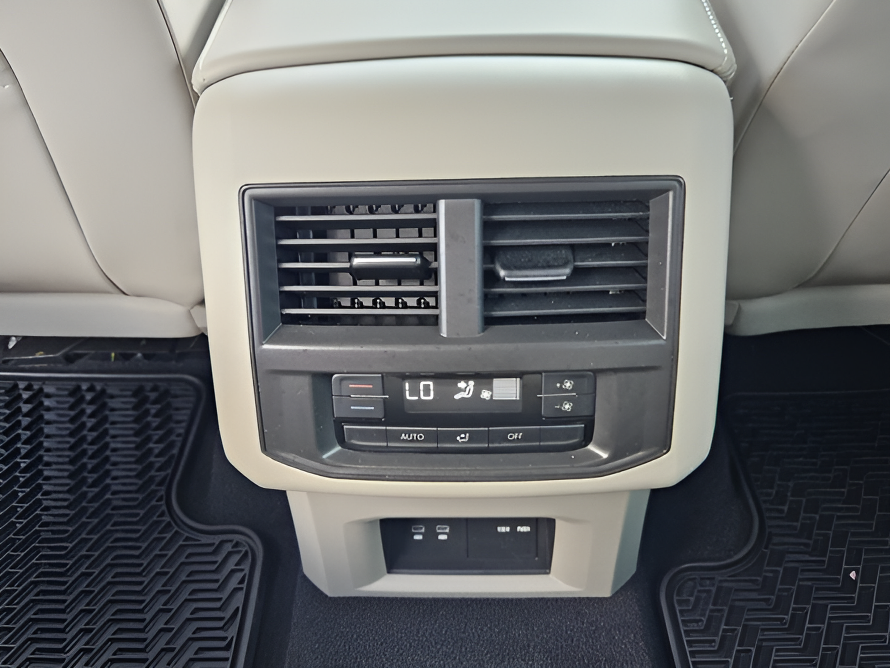 Used 2022 Volkswagen Atlas SE AWD/4WD image 11