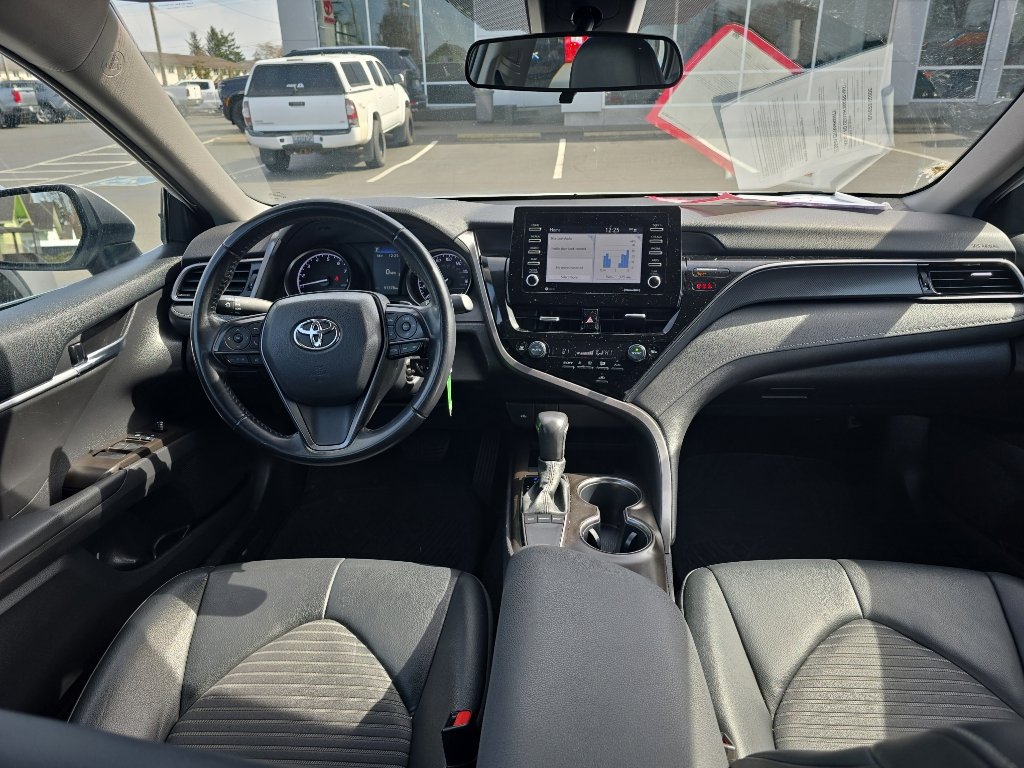 Certified 2022 Toyota Camry SE image 16