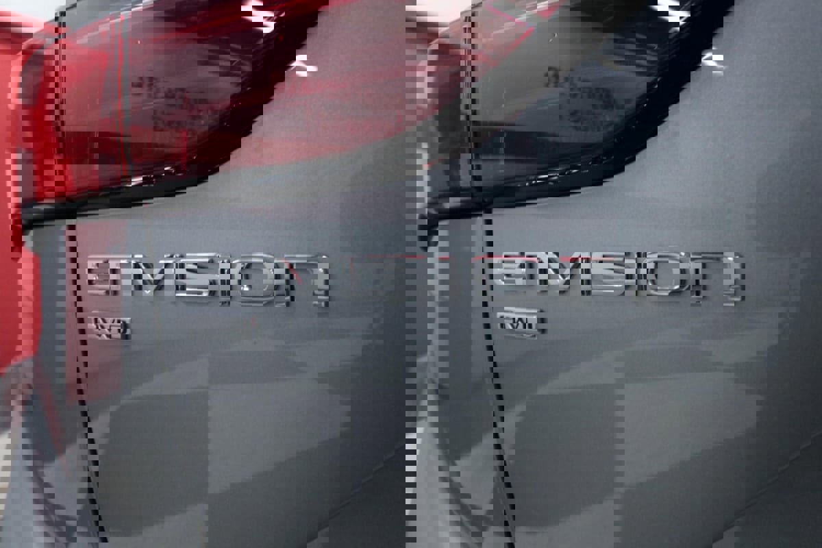 Used 2025 Buick Envision Sport Touring image 26