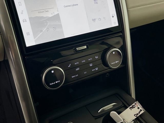 Used 2024 Land Rover Discovery S image 24