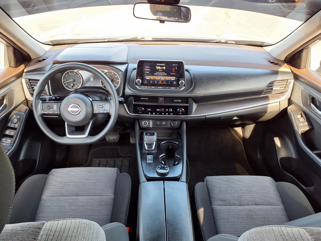 Used 2023 Nissan Rogue SV image 25