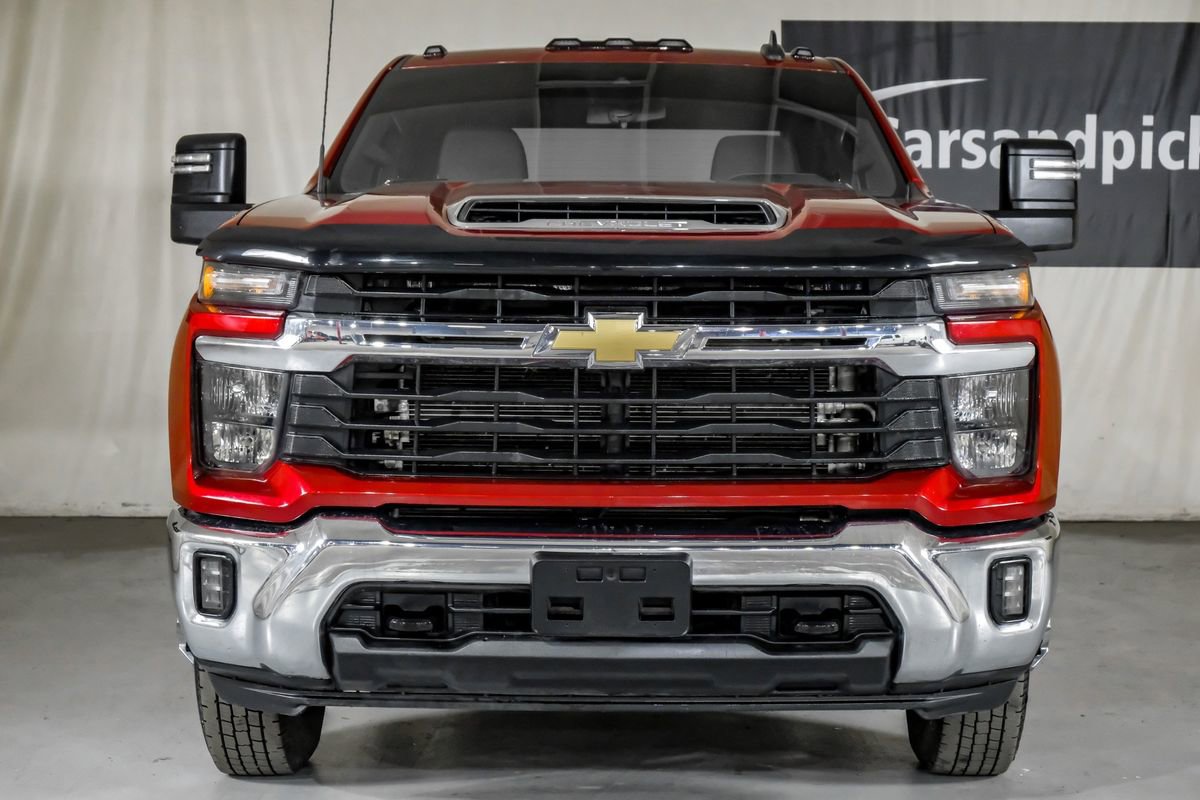 Used 2024 Chevrolet Silverado 3500 LT w/ Convenience Package AWD/4WD image 3