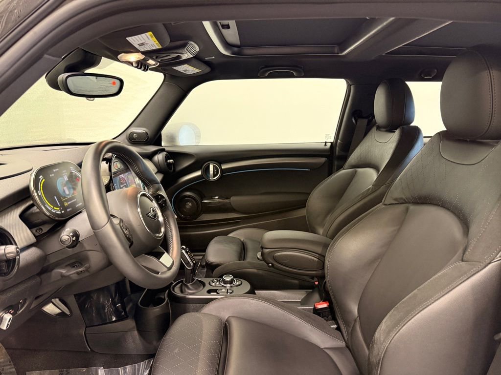Certified 2024 MINI Cooper SE image 12