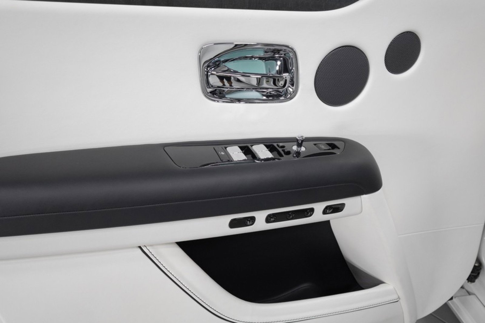 Used 2022 Rolls-Royce Ghost w/ Ghost Package AWD/4WD image 38