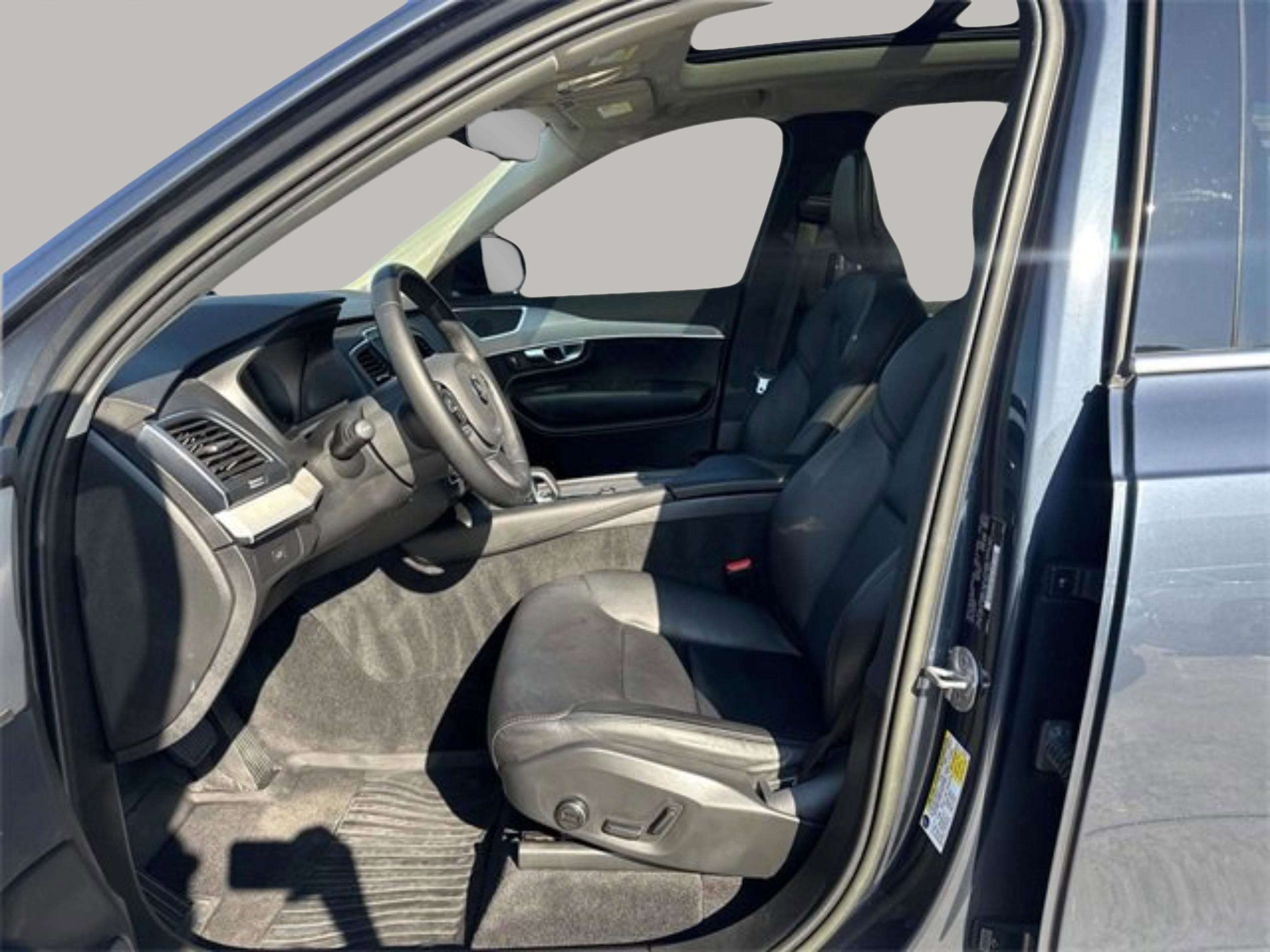 Used 2023 Volvo XC90 B5 Core image 10