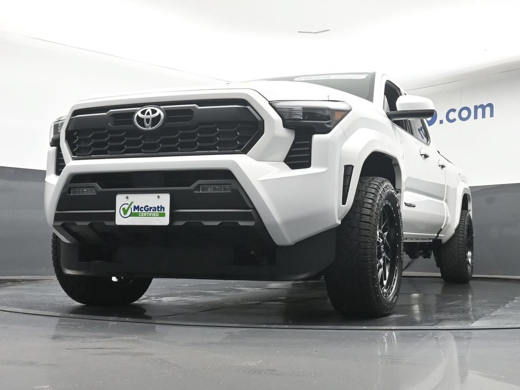 Used 2025 Toyota Tacoma TRD Sport AWD/4WD image 7