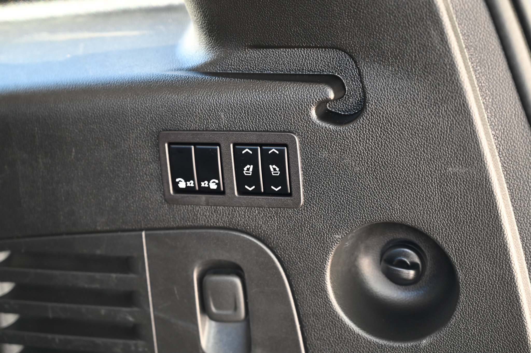 Used 2017 Cadillac Escalade ESV Luxury image 47