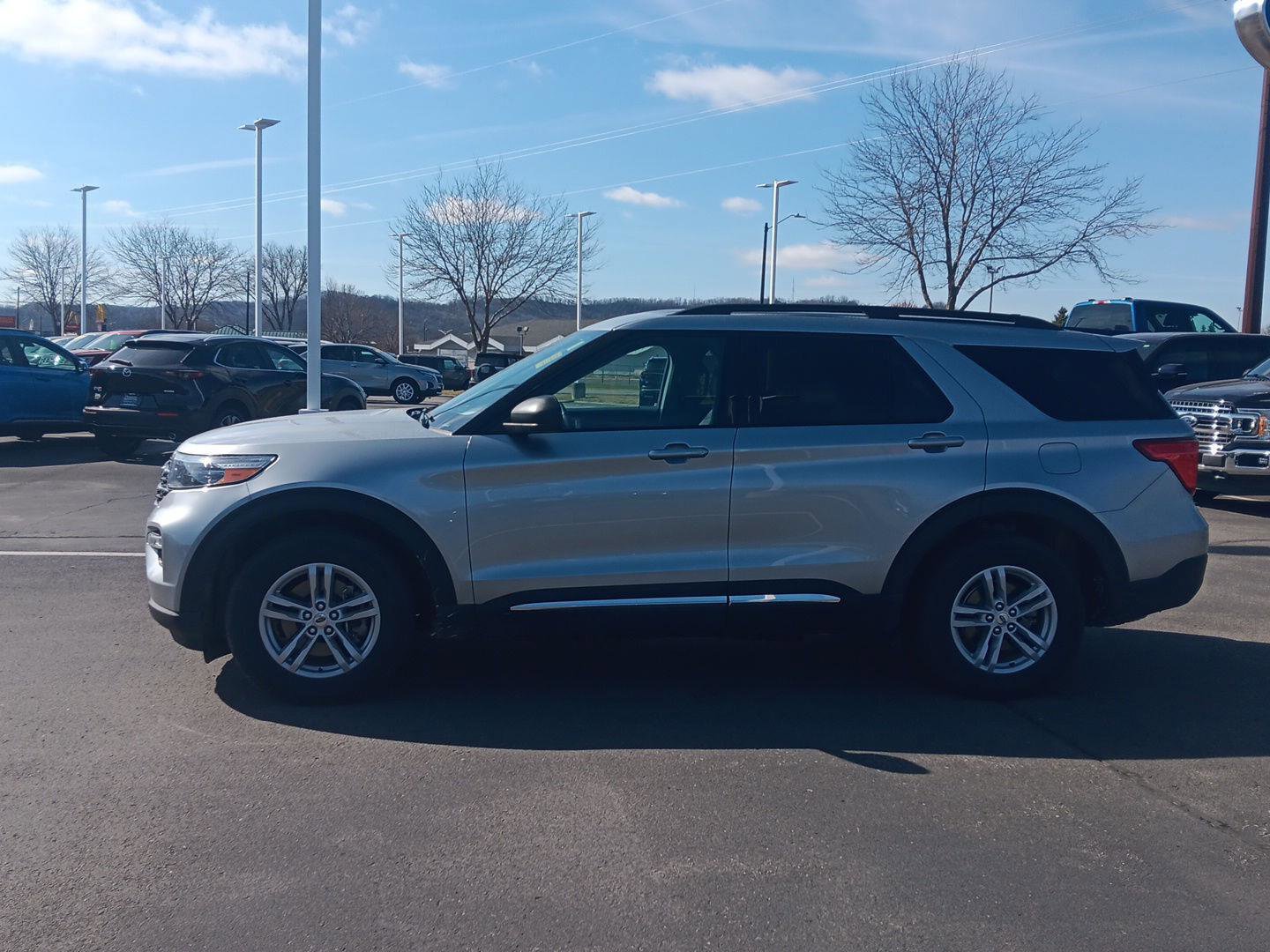 Used 2024 Ford Explorer XLT w/ Equipment Group 202A image 10