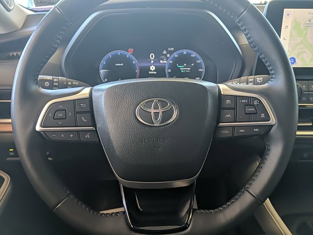 Used 2024 Toyota Grand Highlander Limited image 16