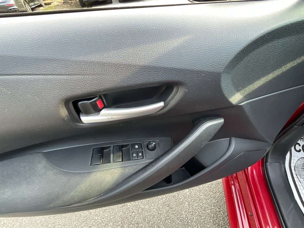Used 2021 Toyota Corolla LE image 37