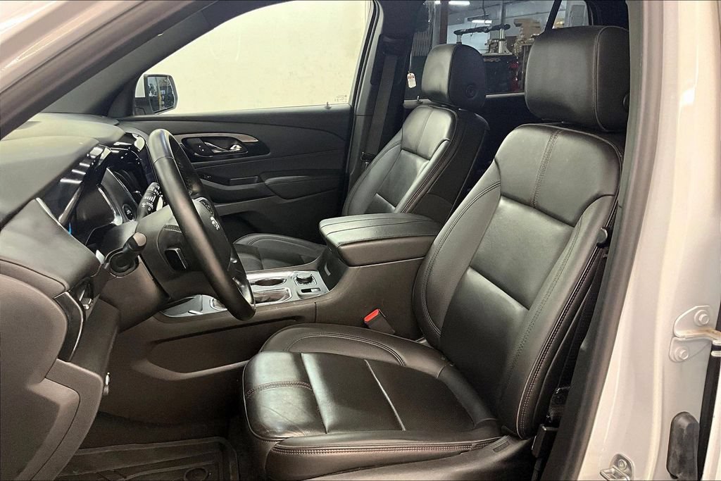 Used 2023 Chevrolet Traverse RS w/ LPO, Floor Liner Package AWD/4WD image 21