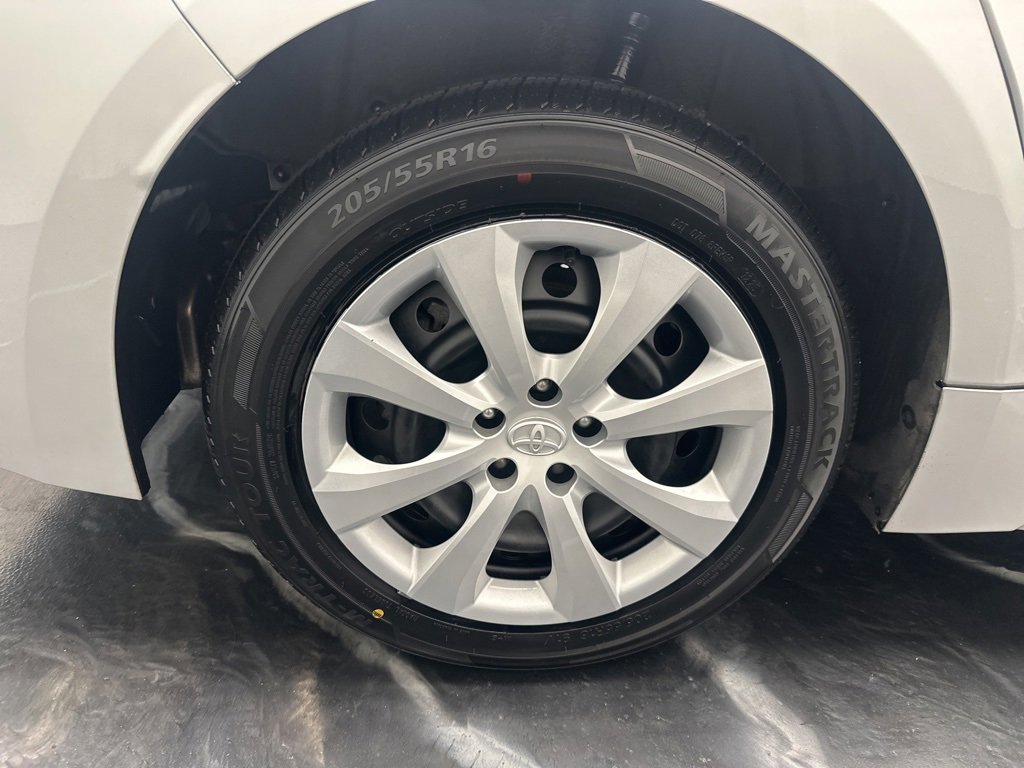 Used 2023 Toyota Corolla LE image 30