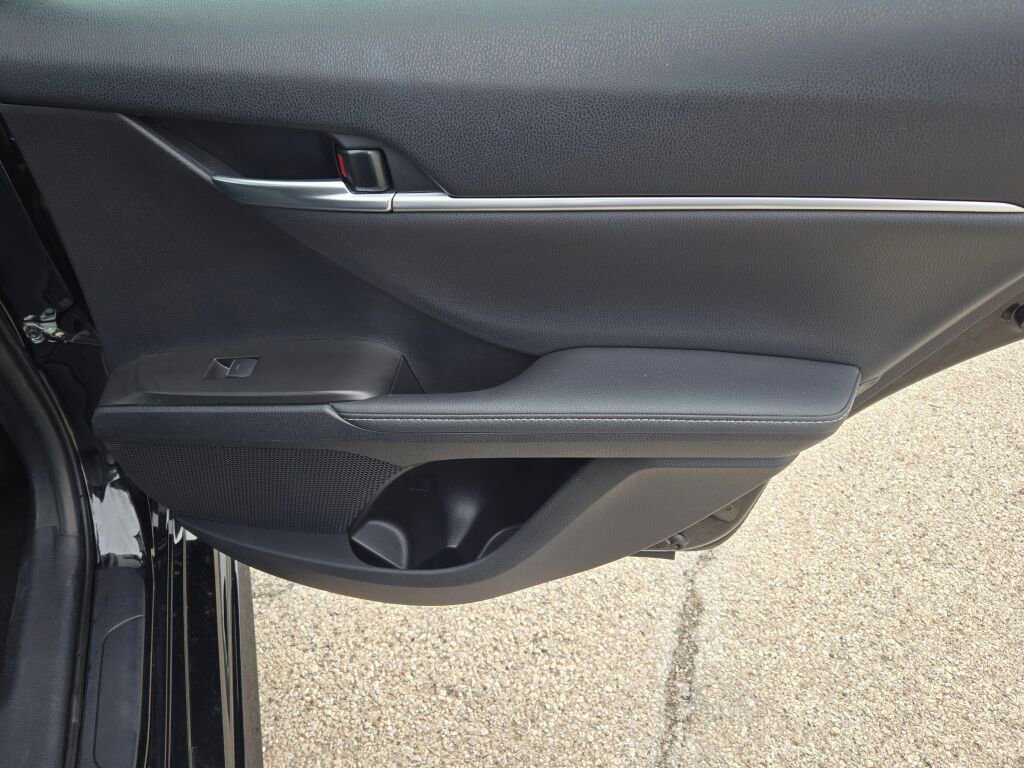 Used 2023 Toyota Camry XSE image 8