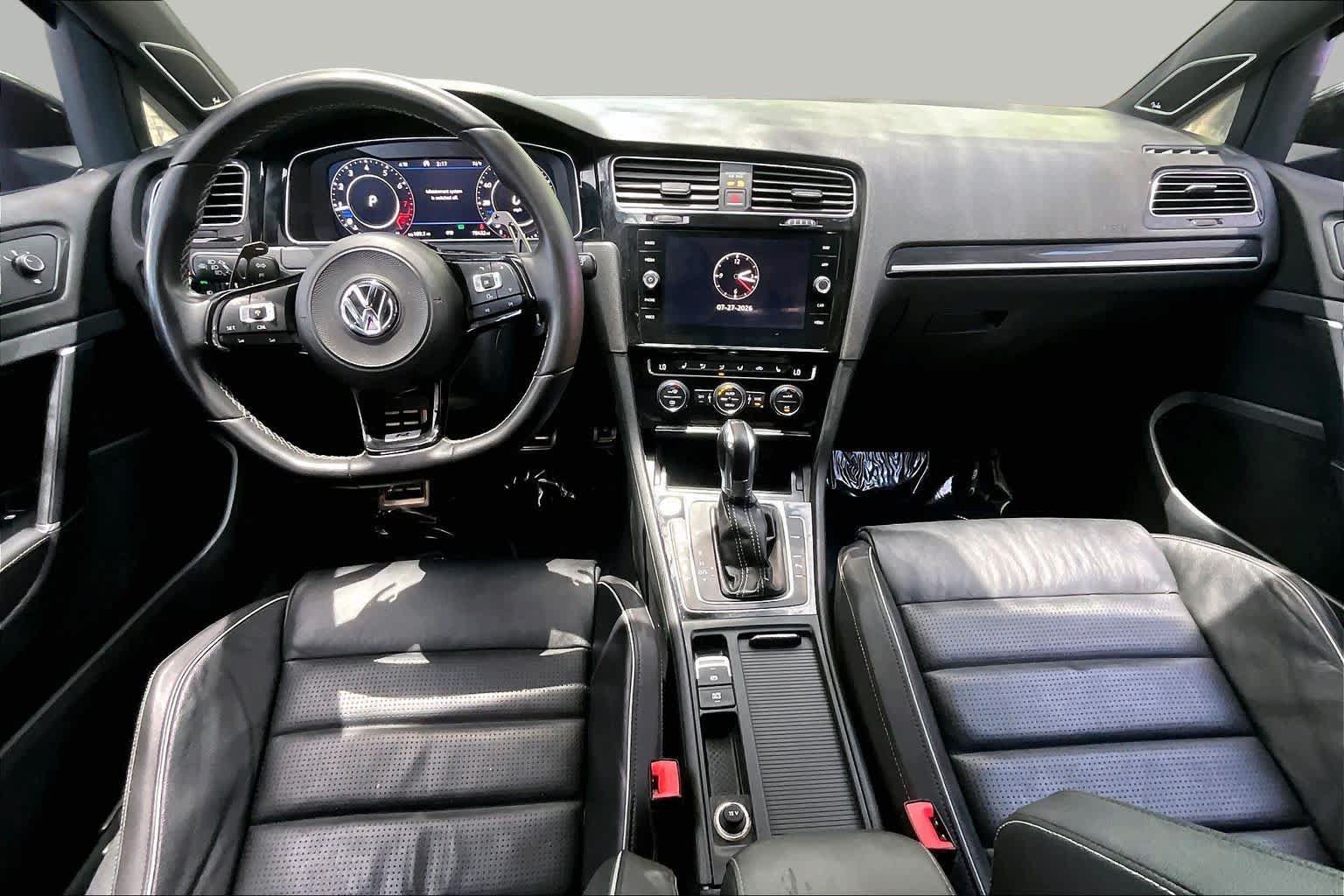 Used 2018 Volkswagen Golf R 4-Door AWD/4WD image 16