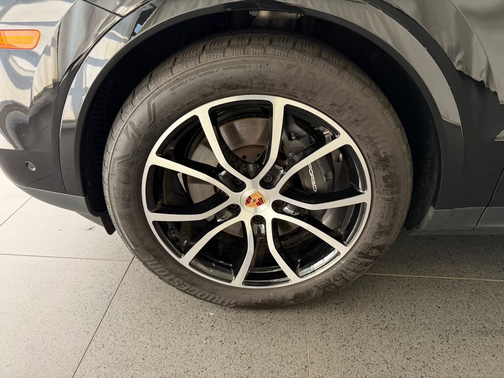 Certified 2026 Porsche Cayenne Coupe AWD/4WD image 10