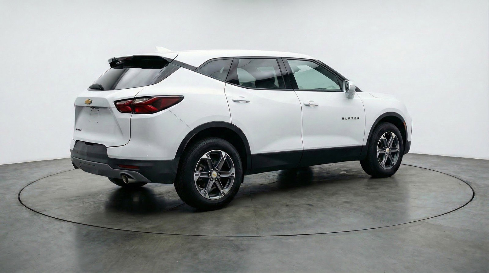 Used 2025 Chevrolet Blazer LT image 9