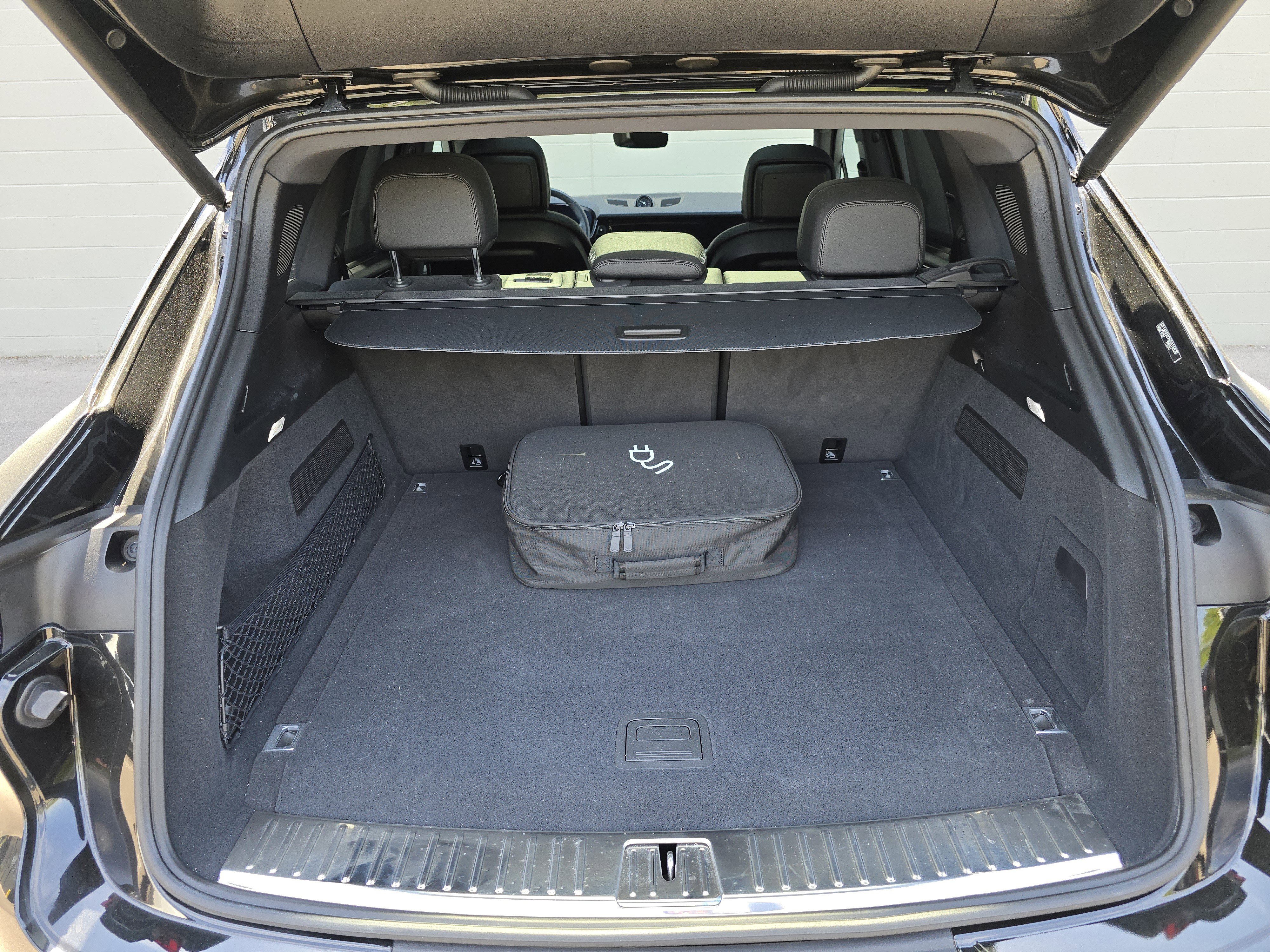 Certified 2025 Porsche Cayenne Coupe AWD/4WD image 22