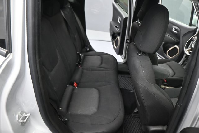 Used 2017 Jeep Renegade Latitude w/ Cold Weather Group AWD/4WD image 16