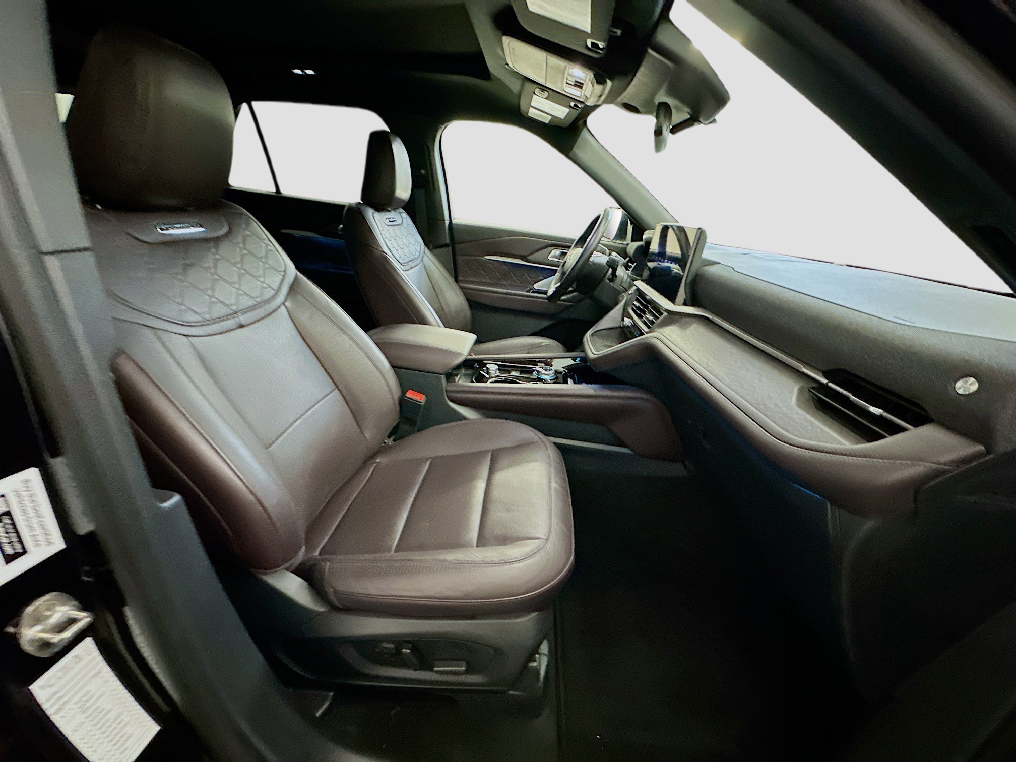 Used 2025 Ford Explorer Platinum w/ LUX Leather Package image 35