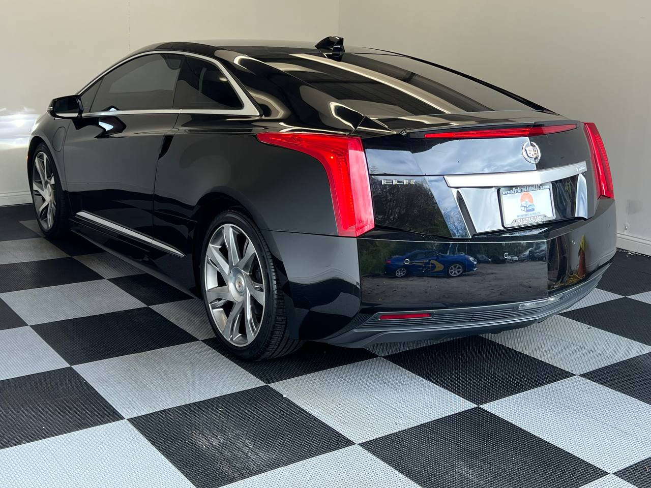 Used 2014 Cadillac ELR w/ Luxury Package image 4