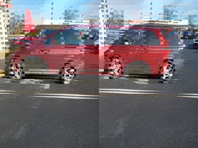 Used 2015 Toyota Sienna LE image 4