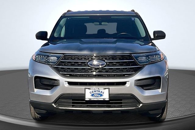 Certified 2024 Ford Explorer XLT image 3