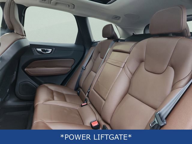 Used 2019 Volvo XC60 T6 Momentum w/ Multimedia Package image 17