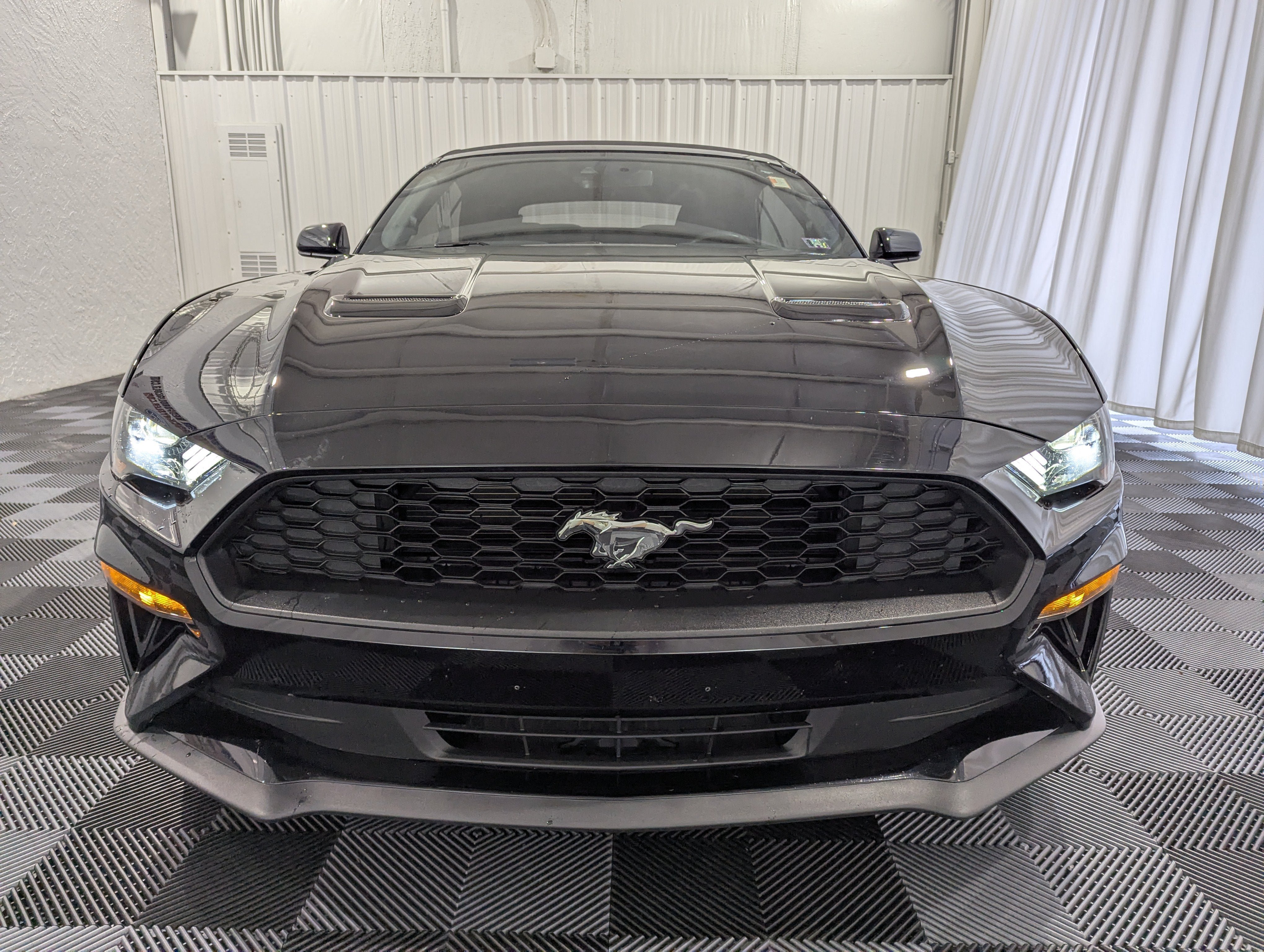 Used 2019 Ford Mustang Convertible w/ Ford Safe & Smart Package RWD image 4