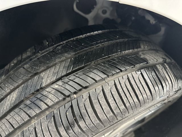 Used 2024 Hyundai Elantra Limited image 36