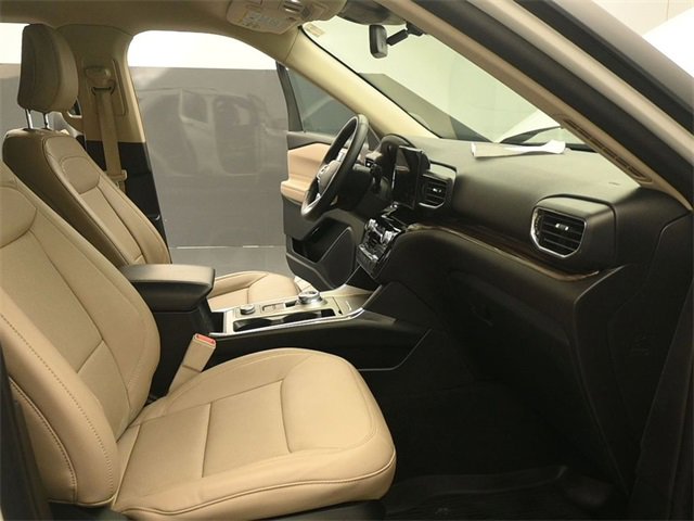 Used 2023 Ford Explorer Limited w/ Equipment Group 301A image 16