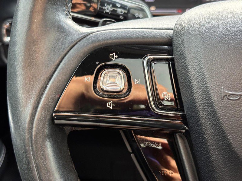 Used 2020 Lincoln Corsair Reserve image 17