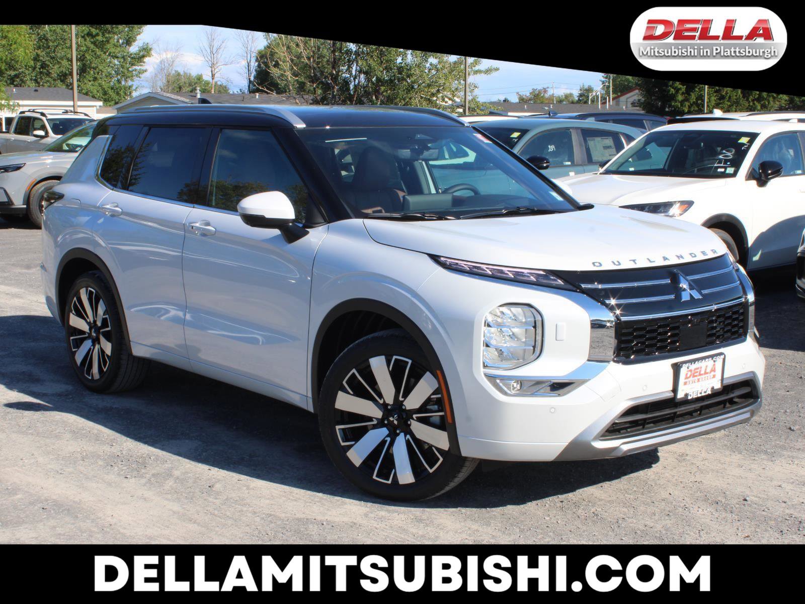 New 2025 Mitsubishi Outlander SEL image 1