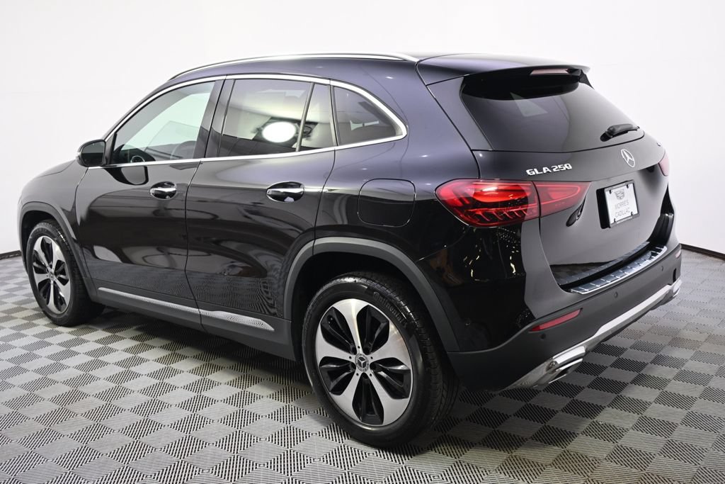 Used 2025 Mercedes-Benz GLA 250 4MATIC image 3