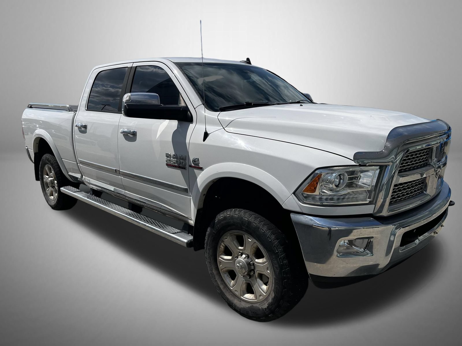 Used 2015 RAM 2500 Laramie w/ Cold Weather Group AWD/4WD image 2