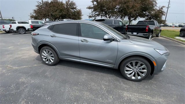 New 2025 Buick Envista Avenir image 3