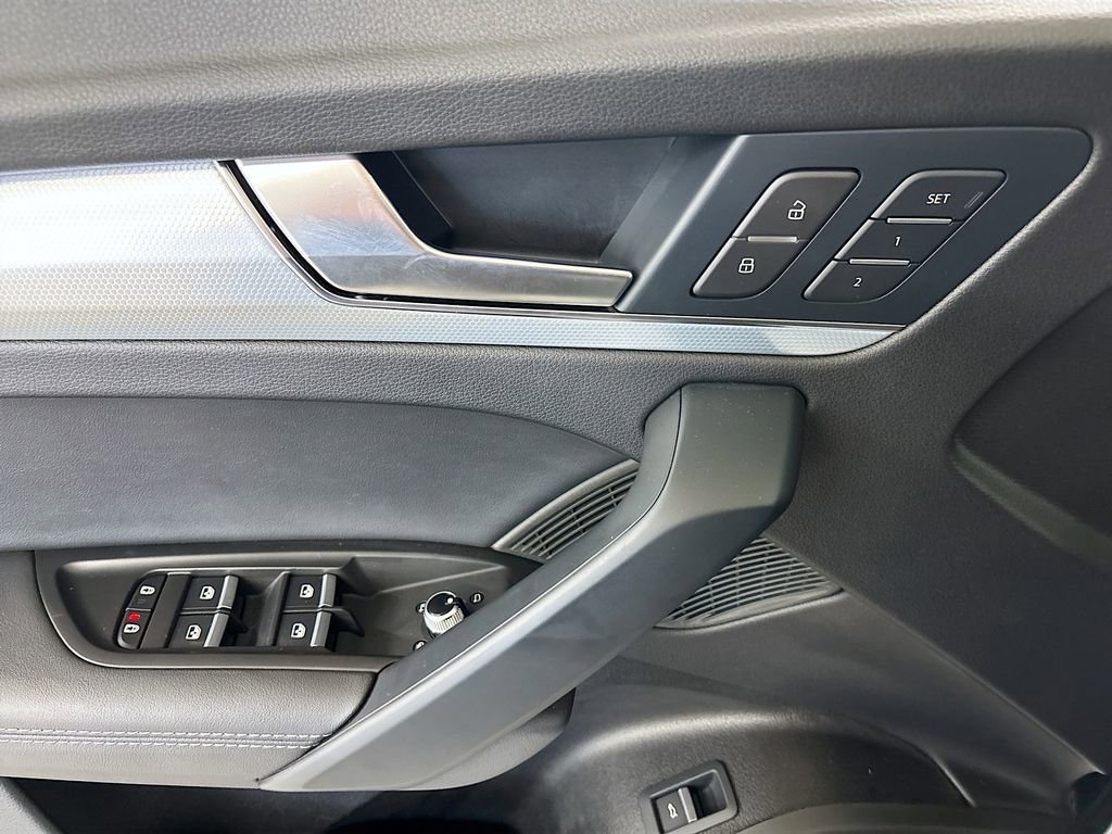 Certified 2025 Audi Q5 2.0T Premium Plus w/ Premium Plus Package image 20